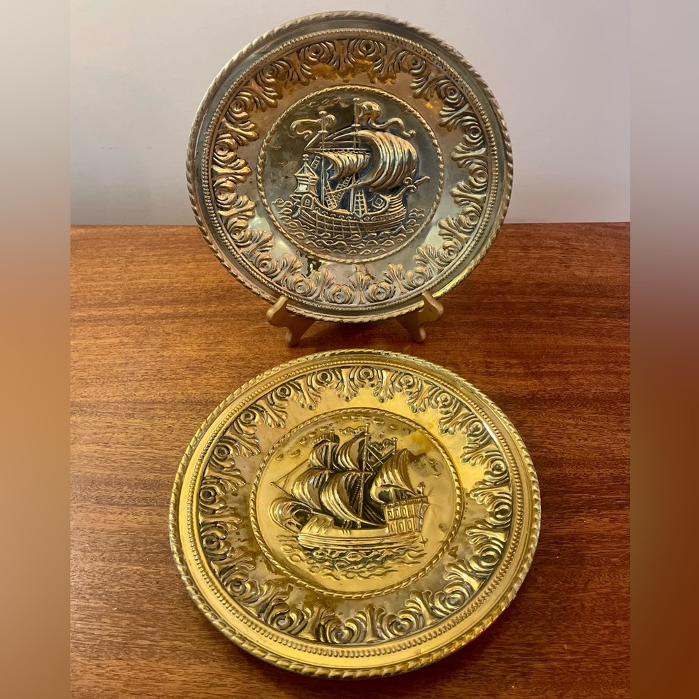 Brass Wall Hanging Plates Set of 2 England Round Dimensional 60s